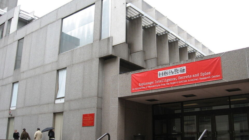 Библиотека Бостонского университета