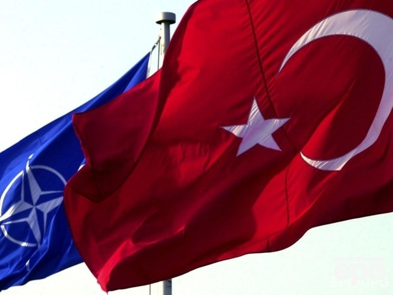 НАТО направляет разведывательные самолеты в Турцию