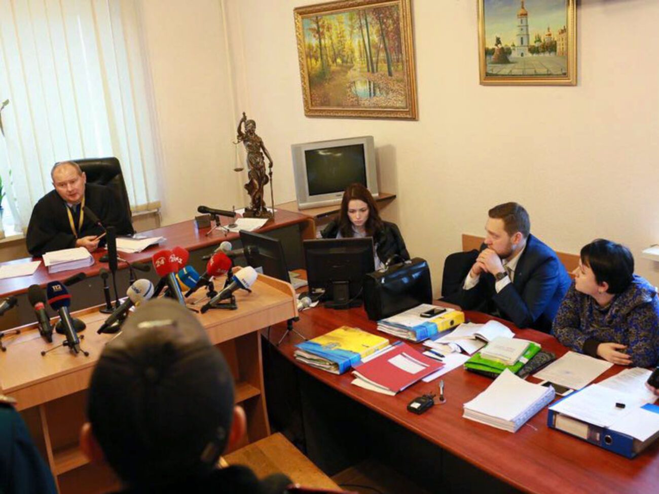 Суд продолжил рассмотрение дела