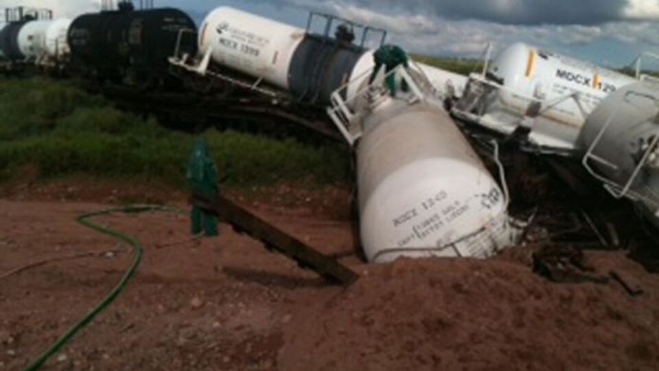 Зона отчуждения вокруг места крушения поезда составит 2 км