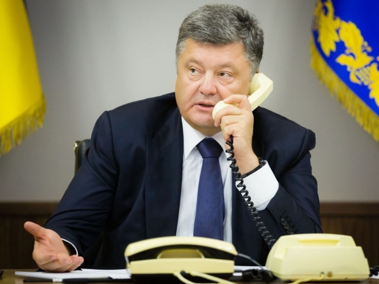 Порошенко подписал закон о гарантиях социальной защиты для экс-сотрудников МВД