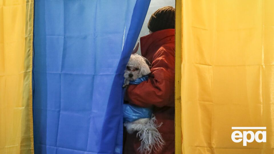 В Сватово состоялось голосование на местных выборах