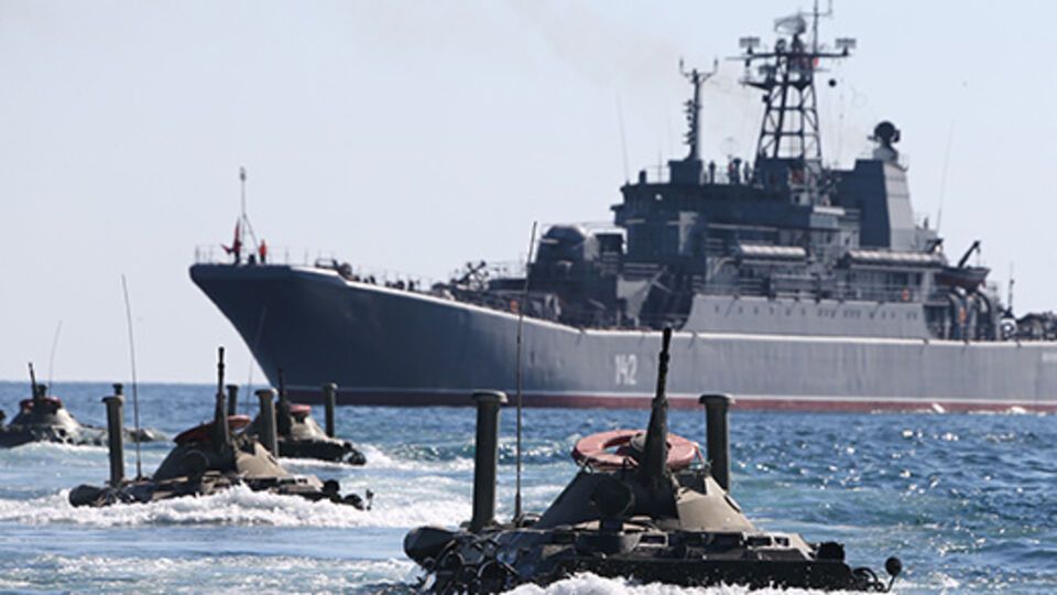 Российские морпехи вернулись в Крым из Сирии