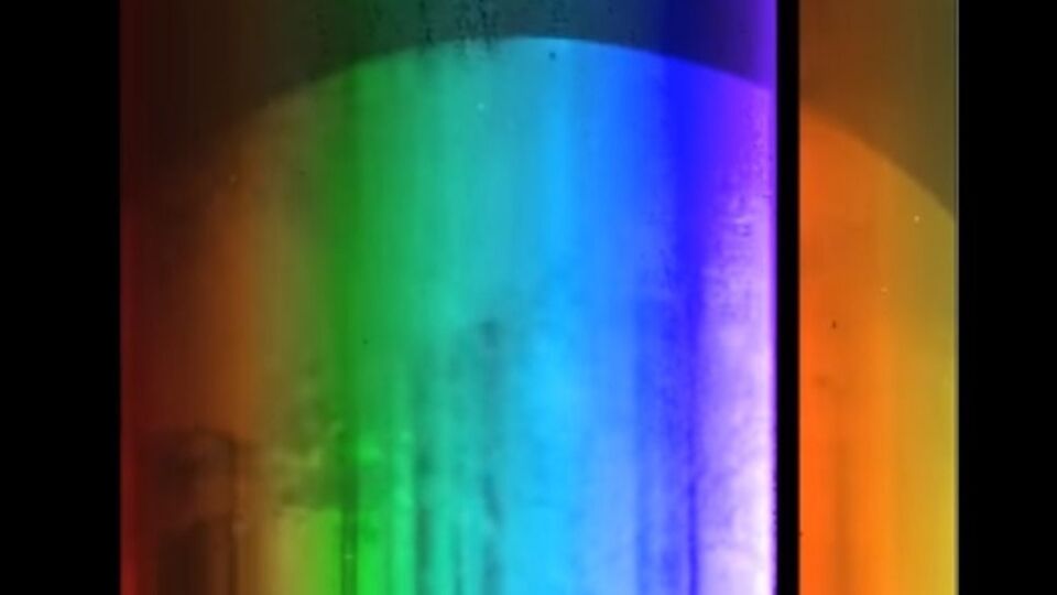 Пиксели для видеоролика перекодировали в видимую для человека часть спектра