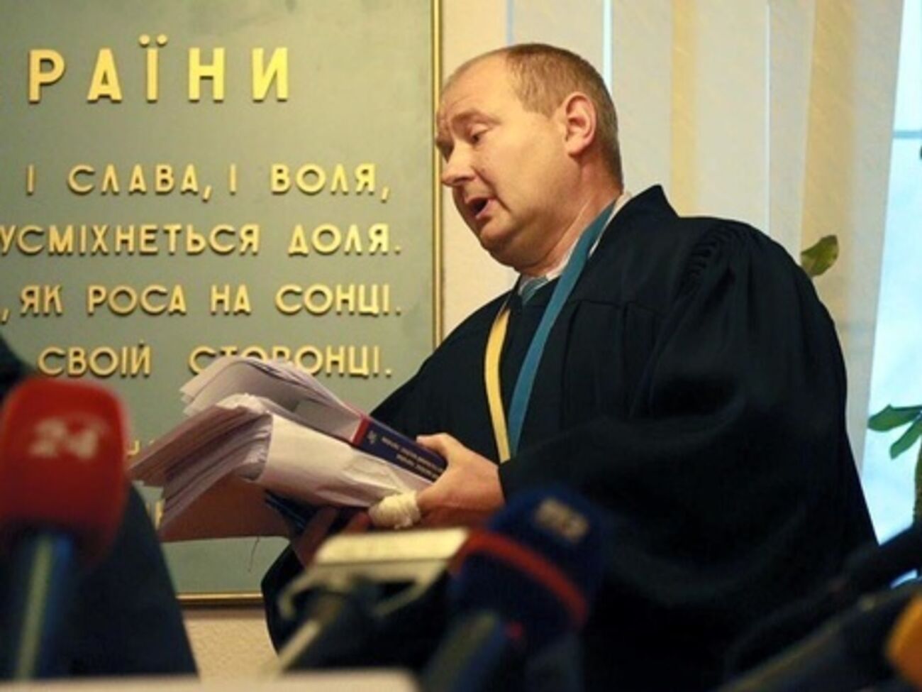 Чаус заявил, что Корбану будет назначен новый адвокат