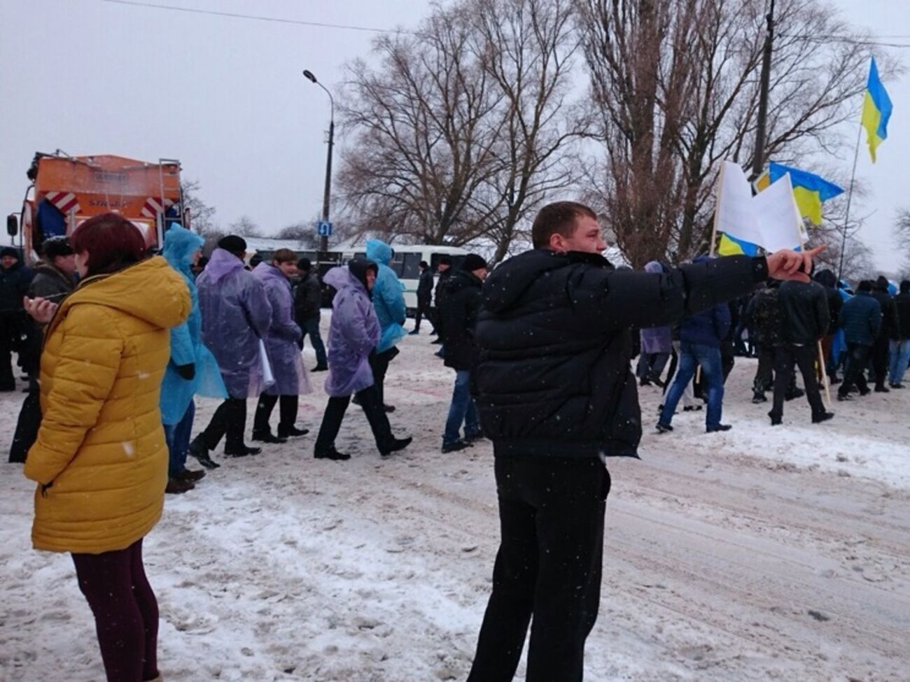 Производители сельскохозяйственной продукции перекрыли движение в&nbsp;районе села Копти
