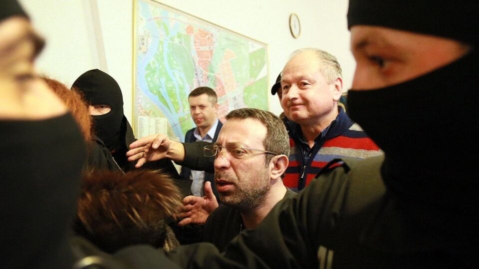 На фото – Геннадий Корбан в здании суда