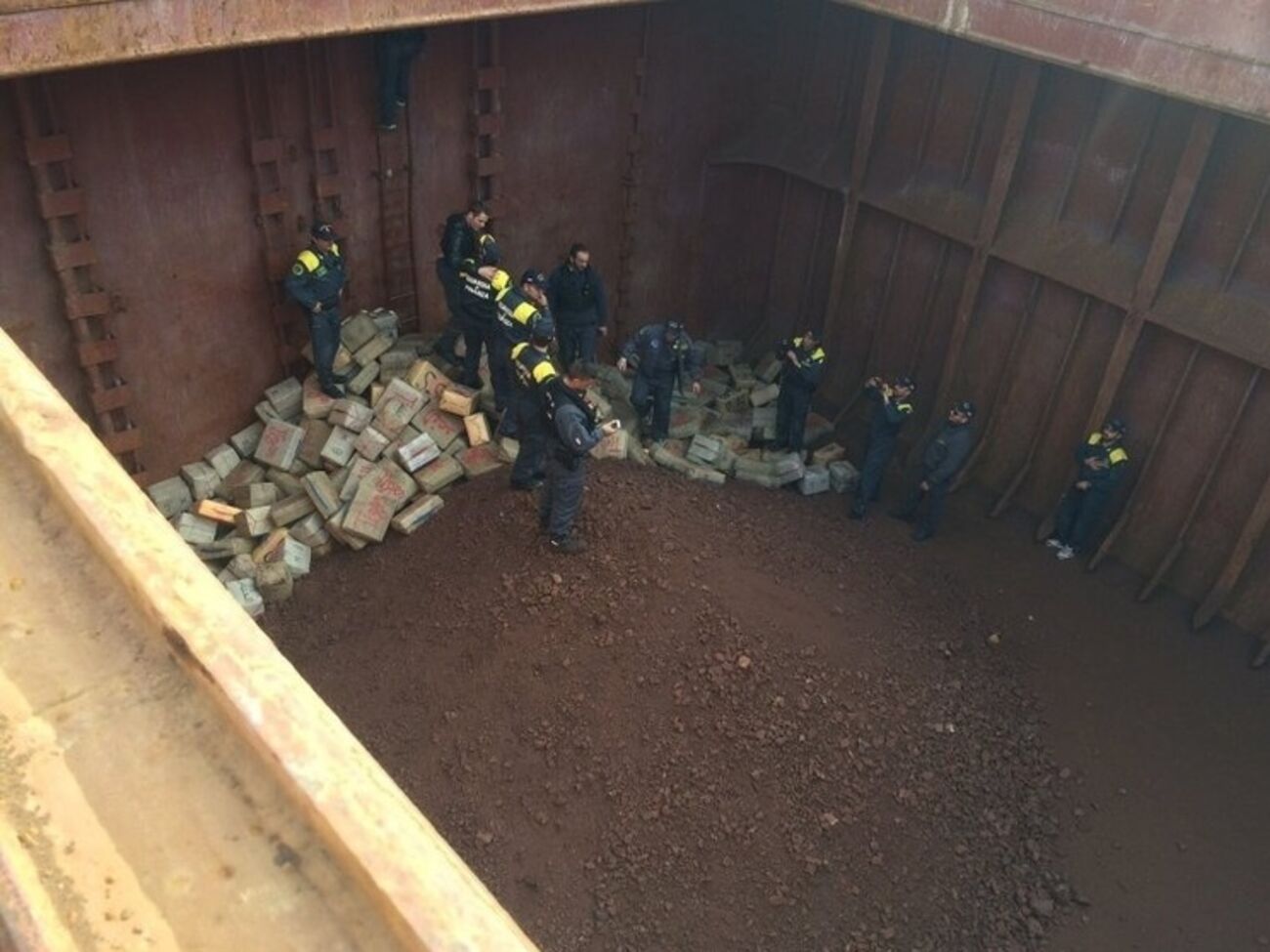 Во Франции расследуют дело о контрабанде "крупнейшей за всю историю Франции партии кокаина"