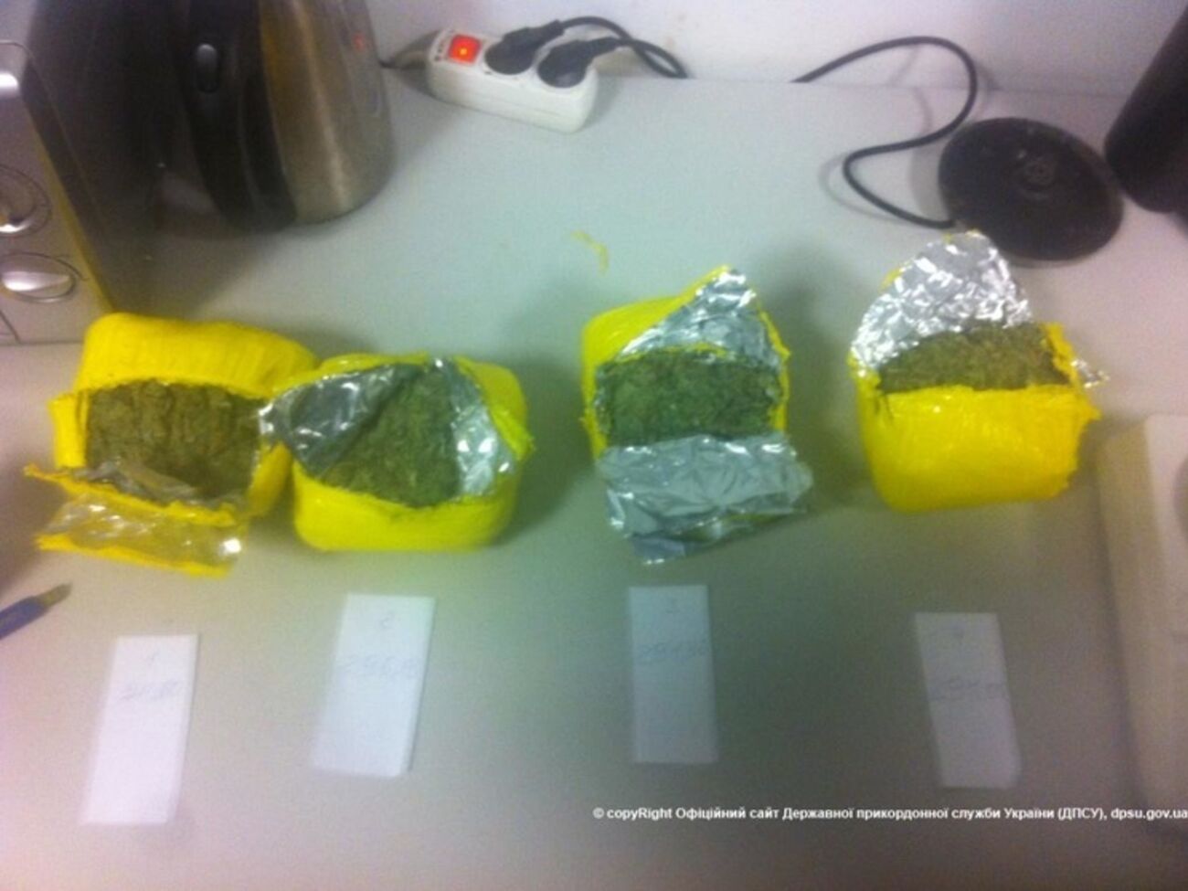 Правоохранители изъяли четыре пакета с марихуаной