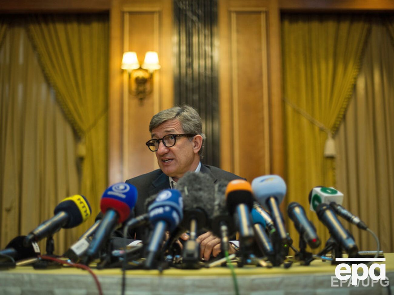 Тарута: Если страна разрушится, уж тогда какая нам разница: Фирташ или не Фирташ? Нужно объединиться вокруг абсолютно нового формата отношений