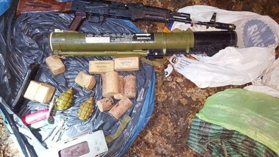 Харьковчанин указал спецслужбе на тайник с оружием и взрывчаткой