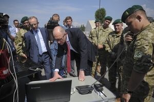 На основных пунктах пропуска будут быстро проверять по базам данных Интерпола любого гражданина, пересекающего государственную границу Украины