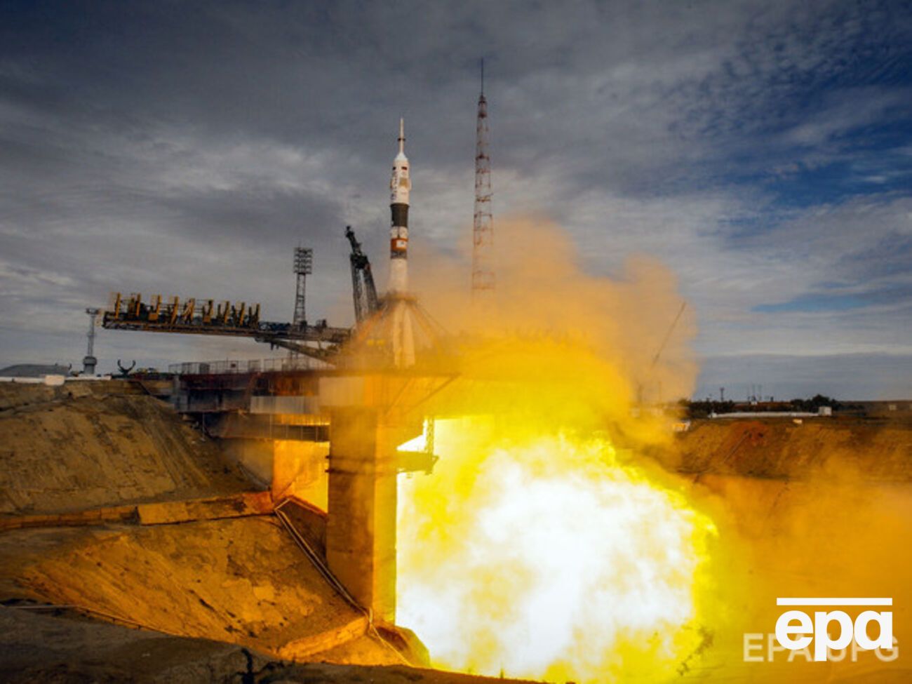 Роскосмос намерен отправить на Луну пилотируемый корабль