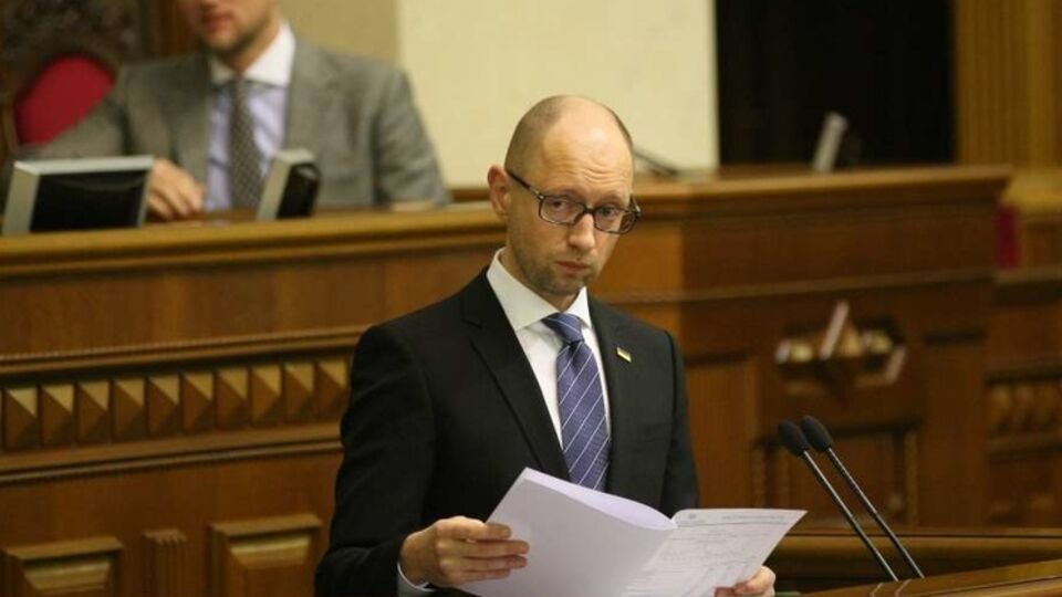 После неудачного отчета в парламенте Яценюк отчитается на пресс-конференции