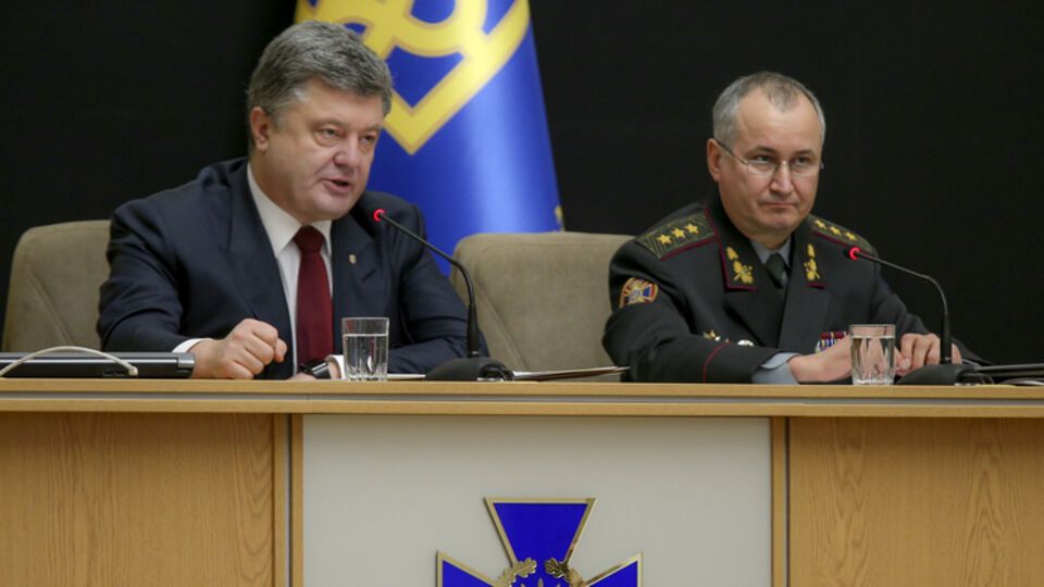 Порошенко: Необходимо обеспечить эффективное противодействие российской агрессии и ее марионеткам