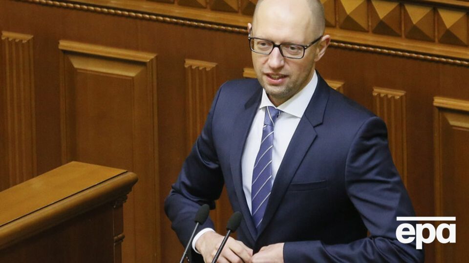 Украина не собирается прекращать сотрудничество с МВФ, заверил Яценюк