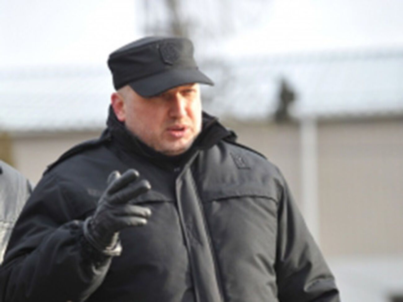 Турчинов: Мы будем поддерживать создание производственных мощностей, которые бы выпускали конкурентное оружие и военную технику