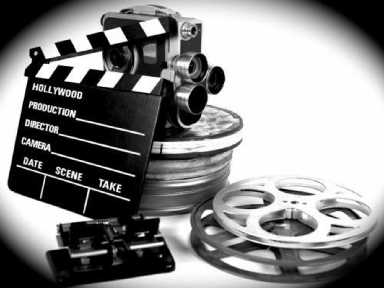 В коротком видео смонтировали кадры из 75 фильмов