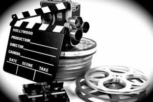 В коротком видео смонтировали кадры из 75 фильмов