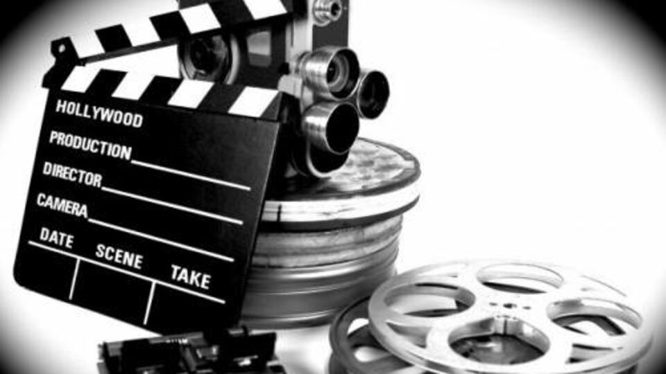 В коротком видео смонтировали кадры из 75 фильмов