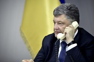 Порошенко провел телефонный разговор с Меркель
