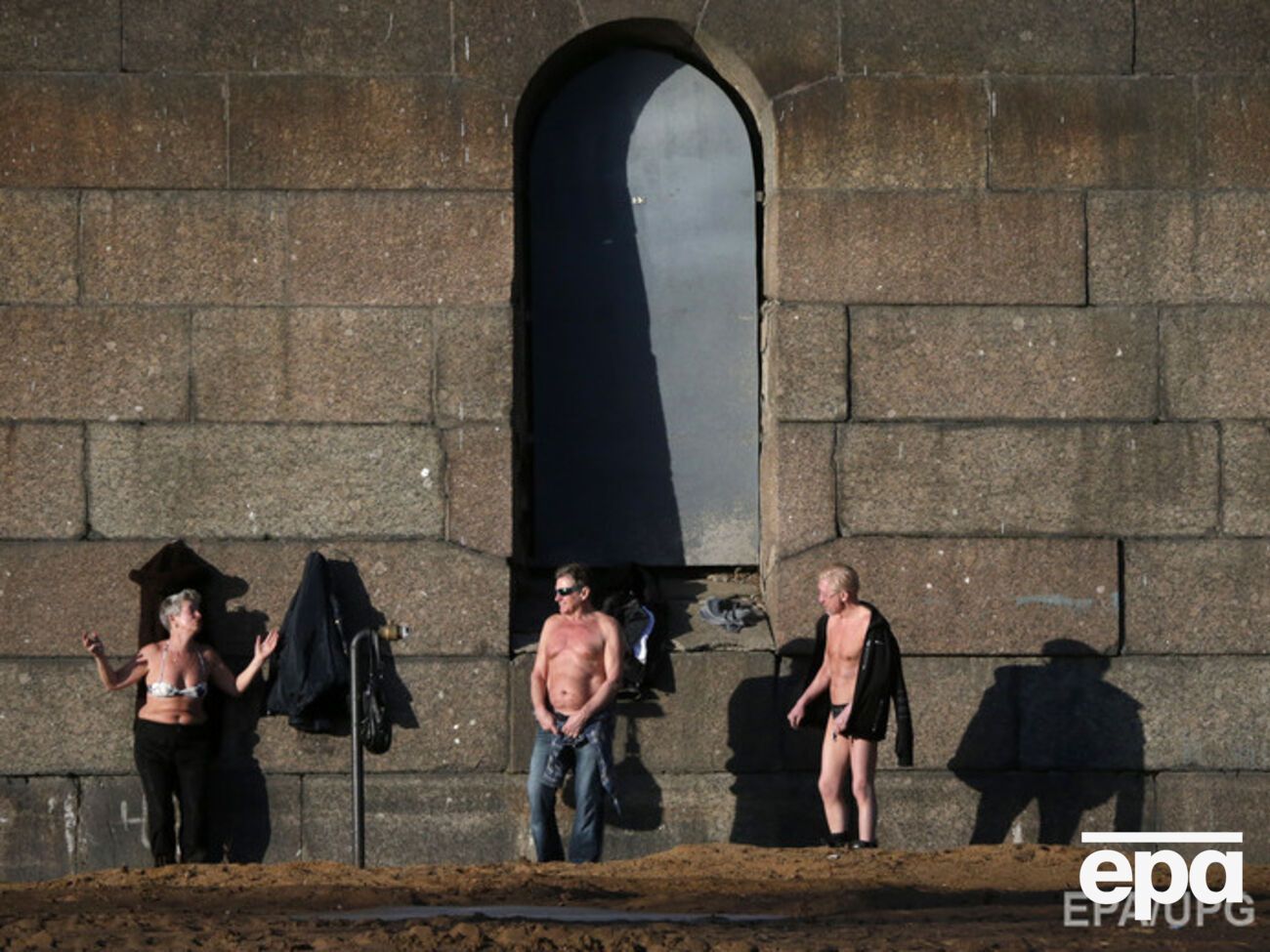 Российские власти предлагают уничтожать контрабандную одежду