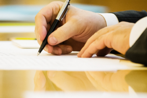 Президент Украины распорядился проверить всех своих помощников, советников и уполномоченных