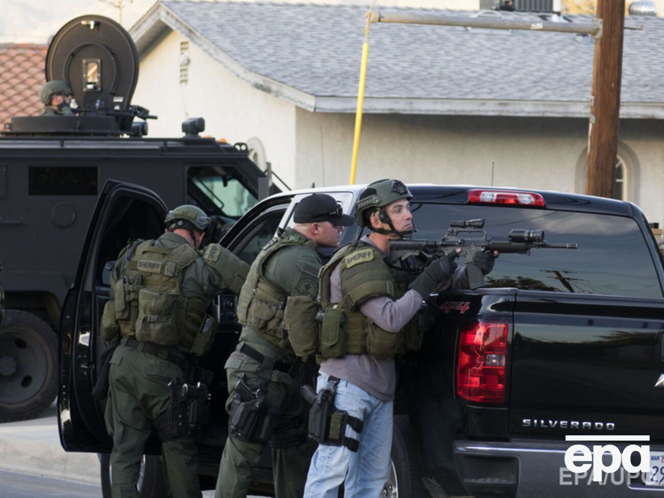 Двое нападавших были убиты в перестрелке с полицией, один подозреваемый задержан