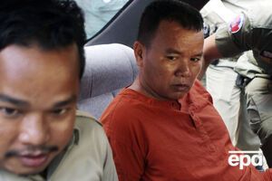 Врача Йема Чрина (справа) приговорили к 25 годам тюрьмы