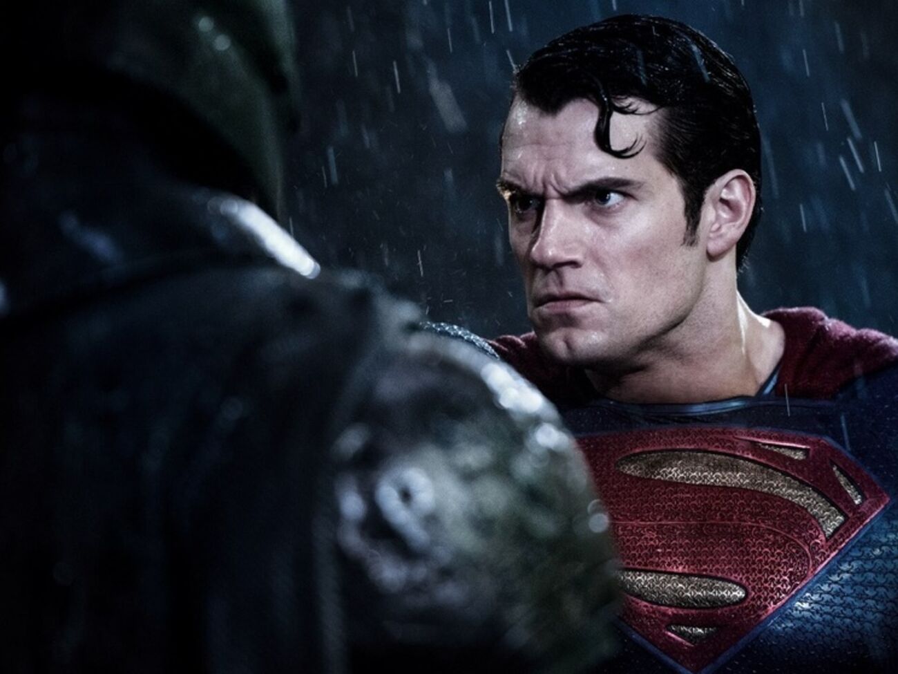 Борьба двух супергероев представляет угрозу для мира