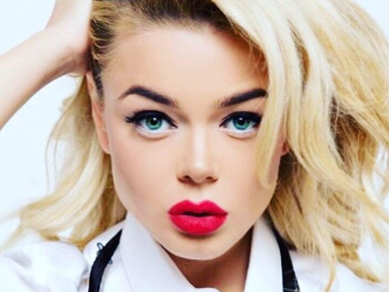 Гросу встретилась со старшим братом