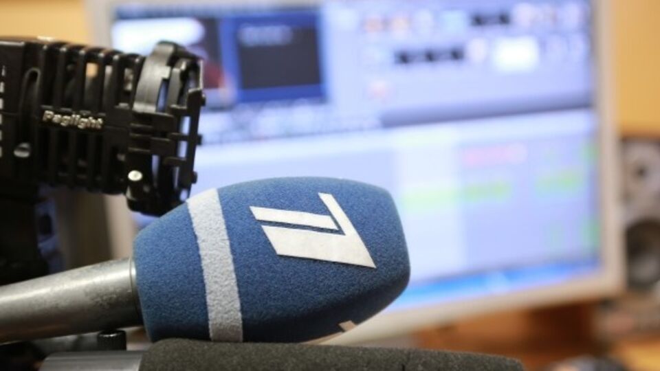 "Первый Балтийский канал", транслирующий преимущественно российские передачи, останавливает выпуск новостей из-за "ограниченности политического кругозора" местных властей