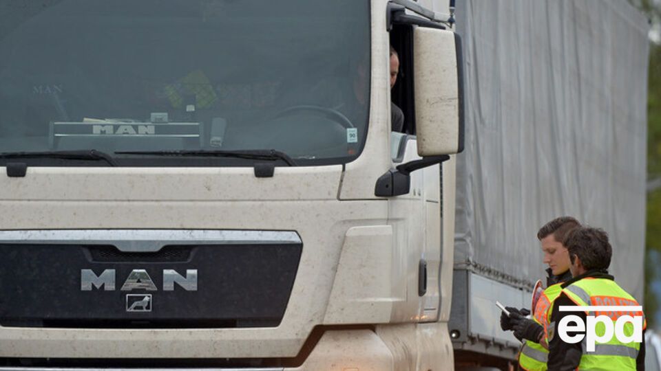 С российских дальнобойщиков будут взимать плату не только в России, но и в Литве