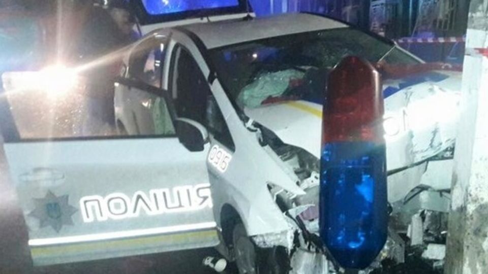 Вооруженных преступников, ограбивших человека и протаранивших патрульную машину, продолжают искать, объявлен план "Перехват"