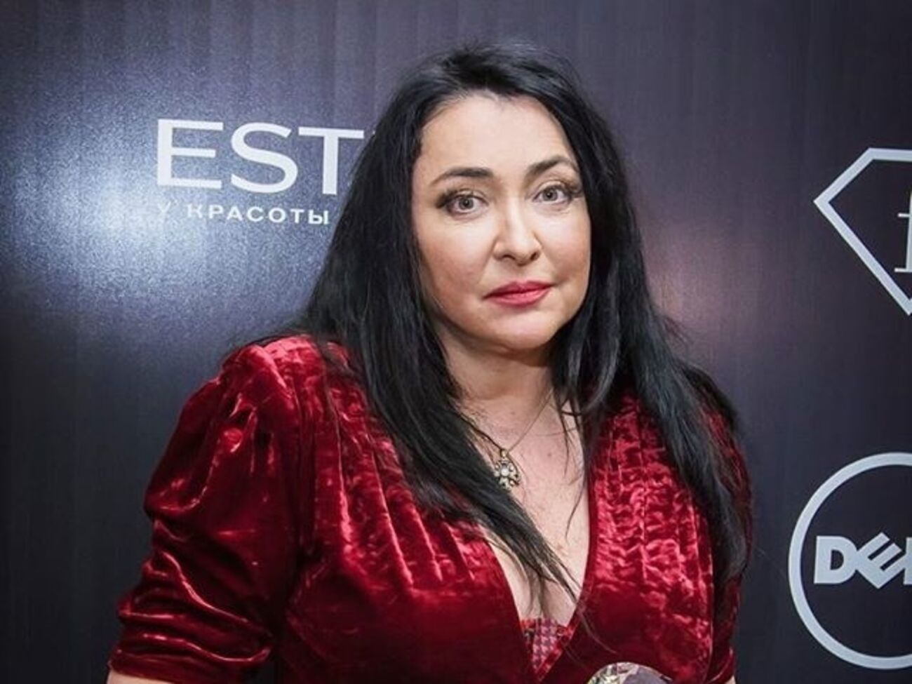 Лолита считает, что лучше прибегнуть к услугам суррогатной матери или усыновить ребенка