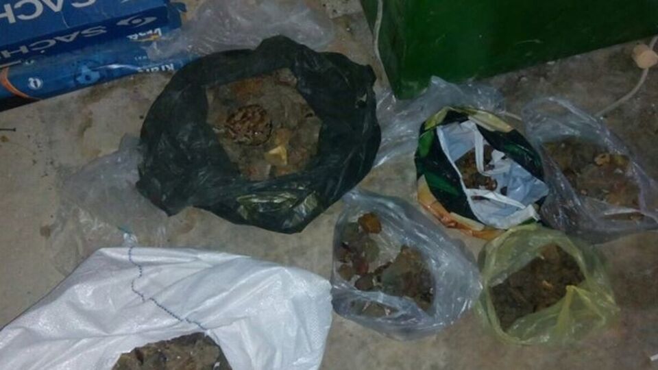 Во время обыска сотрудники СБУ обнаружили янтарь