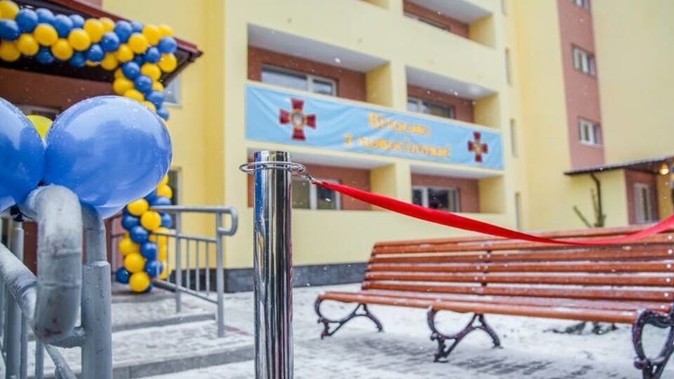 80 нацгвардейцев получили служебные квартиры в Новых Петровцах. Фоторепортаж