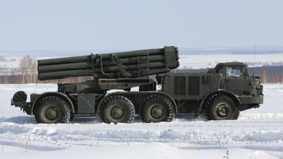 Боевики прячут на запрещенной Минскими соглашениями минометы, танки, САУ и 220-мм ракетные системы залпового огня "Ураган".