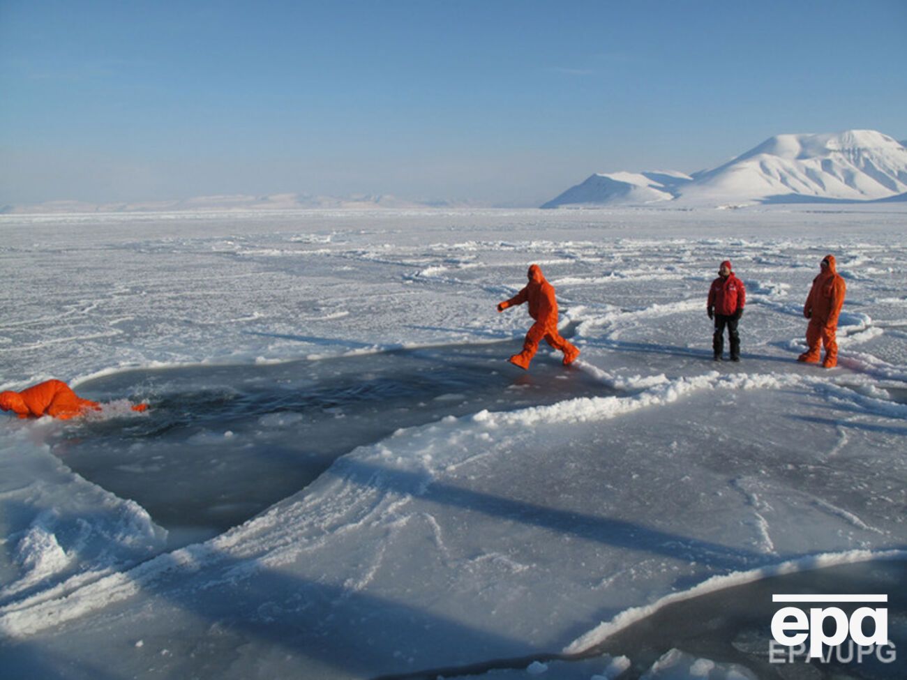На Северном полюсе температура поднялась выше нуля