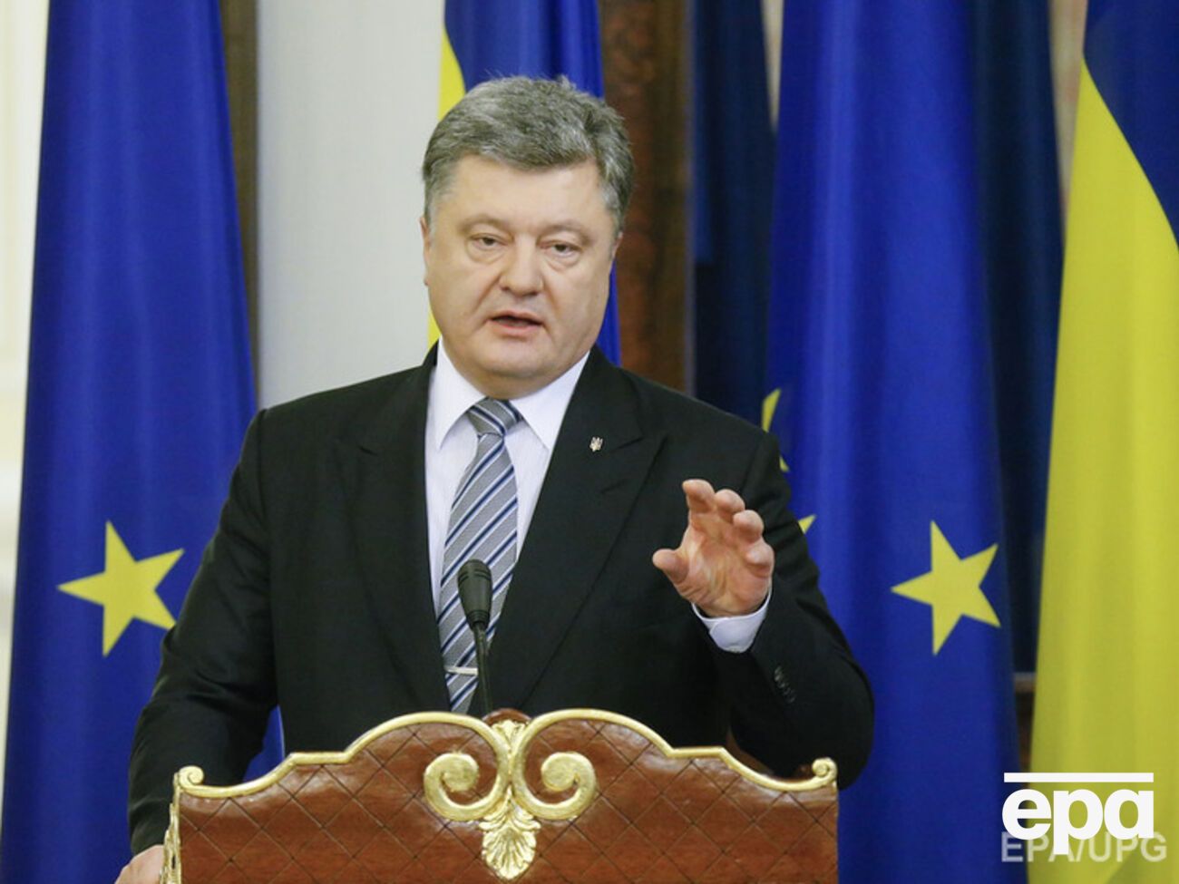 Порошенко подписал новый закон о госслужбе