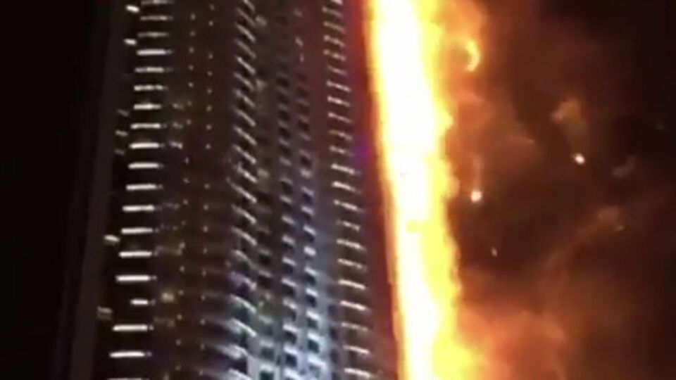 В отеле-небоскребе в Дубае произошел пожар