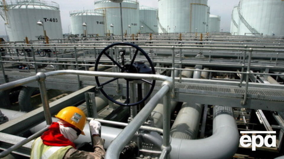 Нефть подорожала более чем на $1