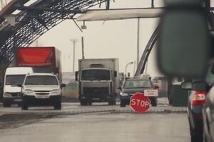 Боевики "ЛНР" отправляют в Россию тонны угля через границу