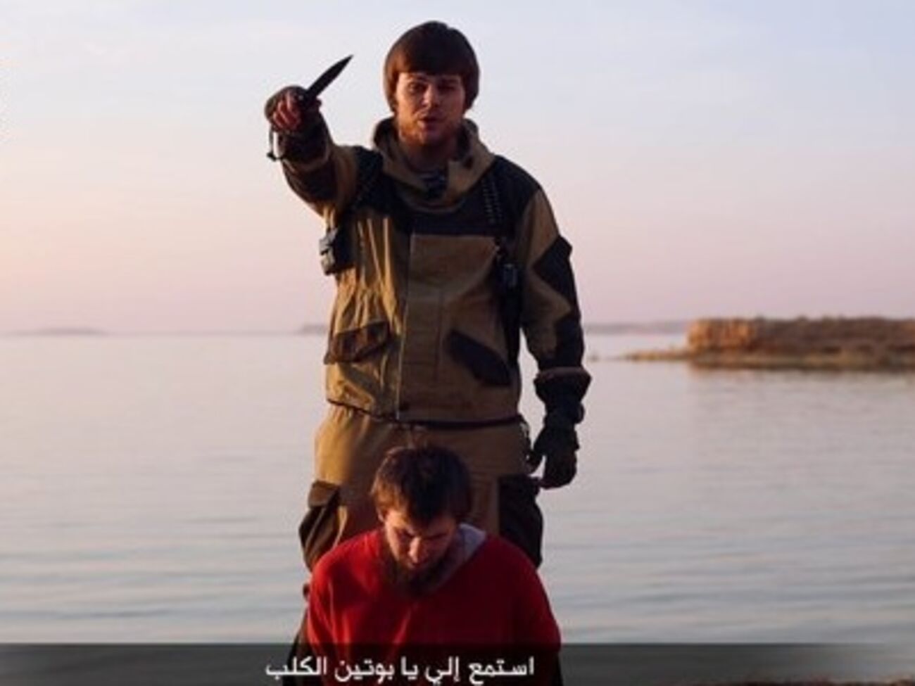 В ролике ИГИЛ фигурируют двое этнических русских граждан России