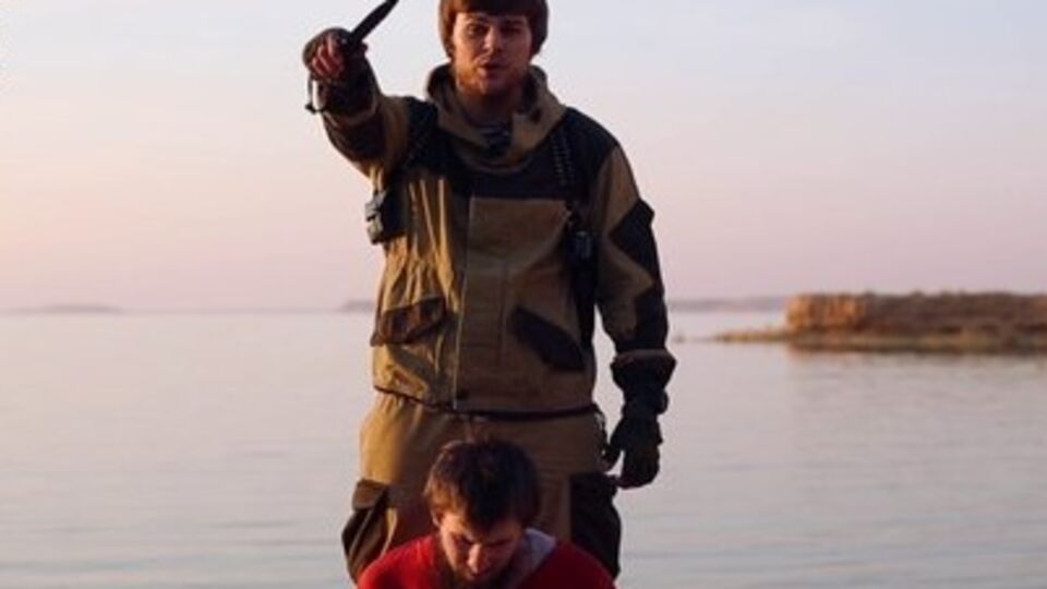 В ролике ИГИЛ фигурируют двое этнических русских граждан России