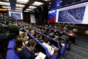 КРАИ: На показанных Минобороны РФ снимках показаны бензовозы, перевозящие нефть из курдского региона в турецкий порт Джейхан