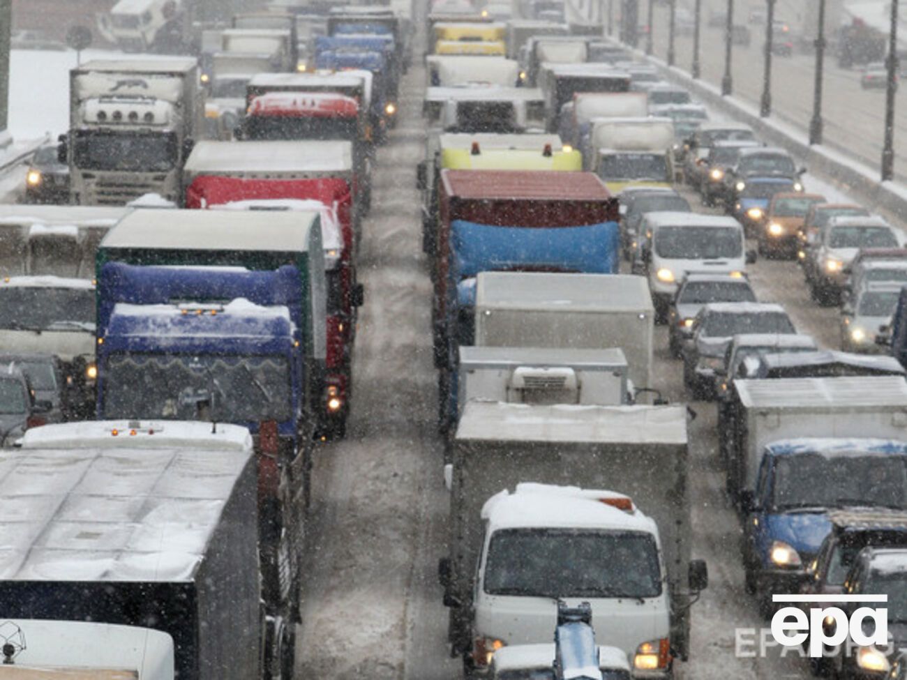 Госдума на 445 тысяч рублей&nbsp;снизила штраф для дальнобойщиков за отсутствие трекера