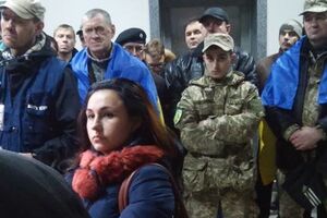 Семенченко: Кабинеты городского головы и его заместителей находятся под усиленной охраной и вниманием активистов