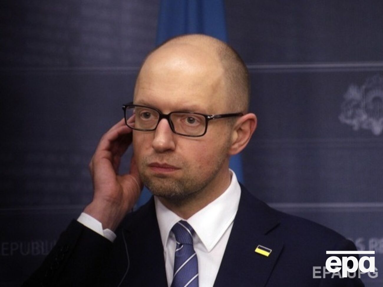 Яценюк уверен, что РФ пытается отвлечь внимание мировой общественности от Украины