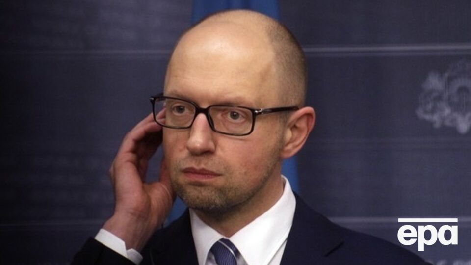 Яценюк уверен, что РФ пытается отвлечь внимание мировой общественности от Украины